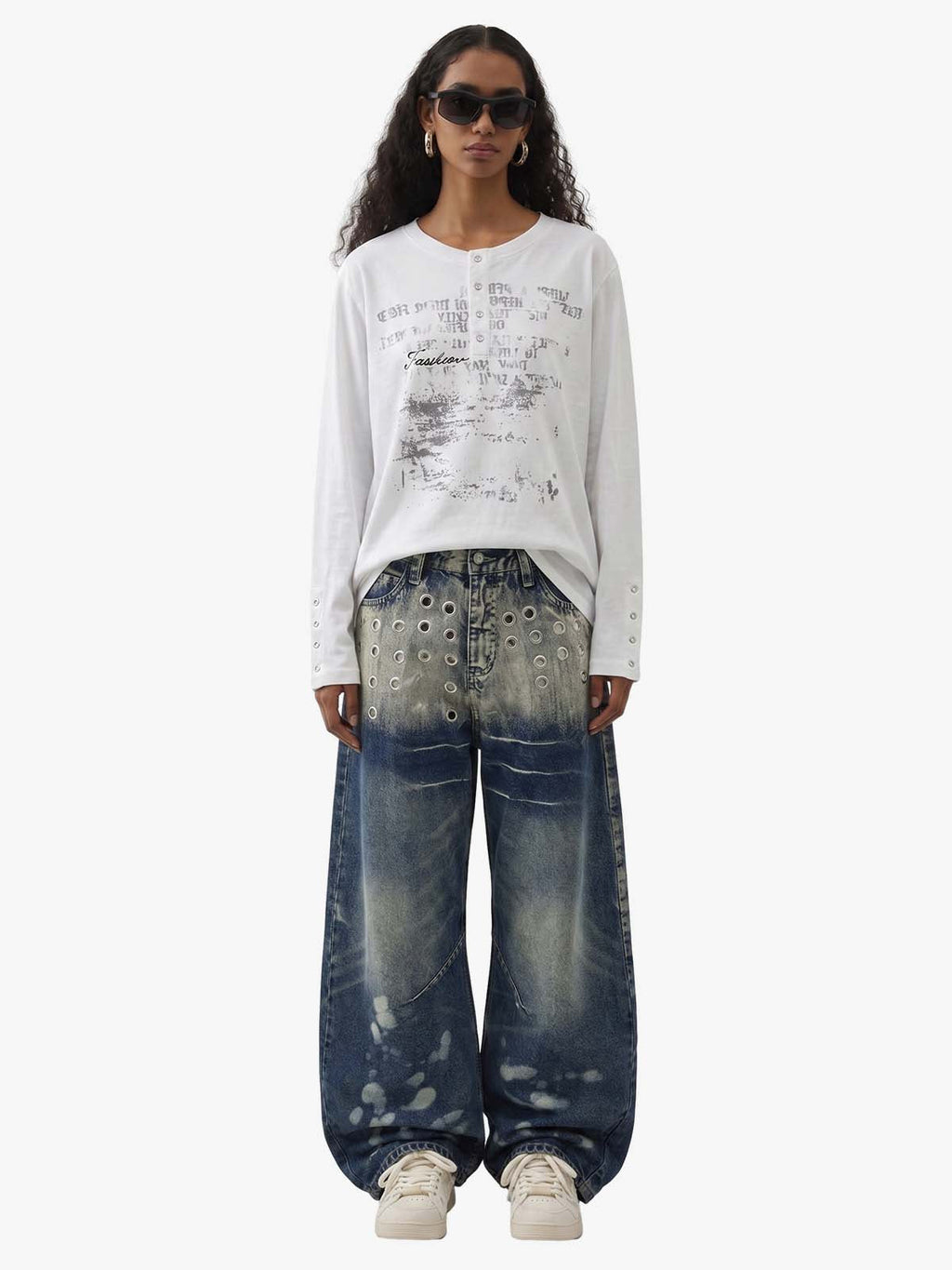 Multi-Eyelet Distressed Gradient Baggy Jeans