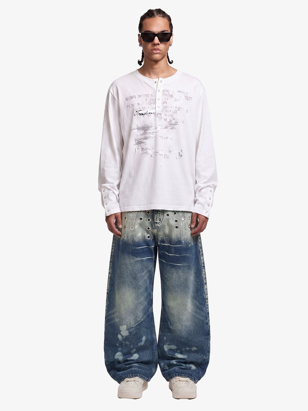 Multi-Eyelet Distressed Gradient Baggy Jeans