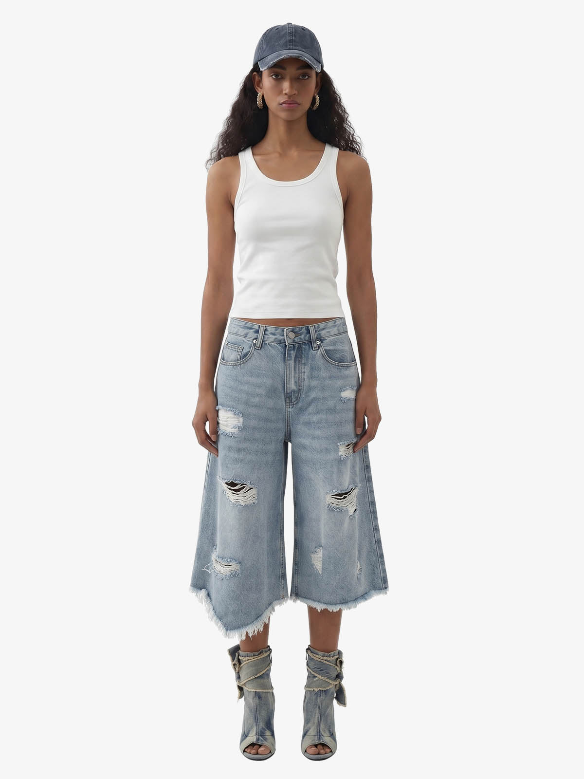Distressed Light Wash Denim Shorts - 2639