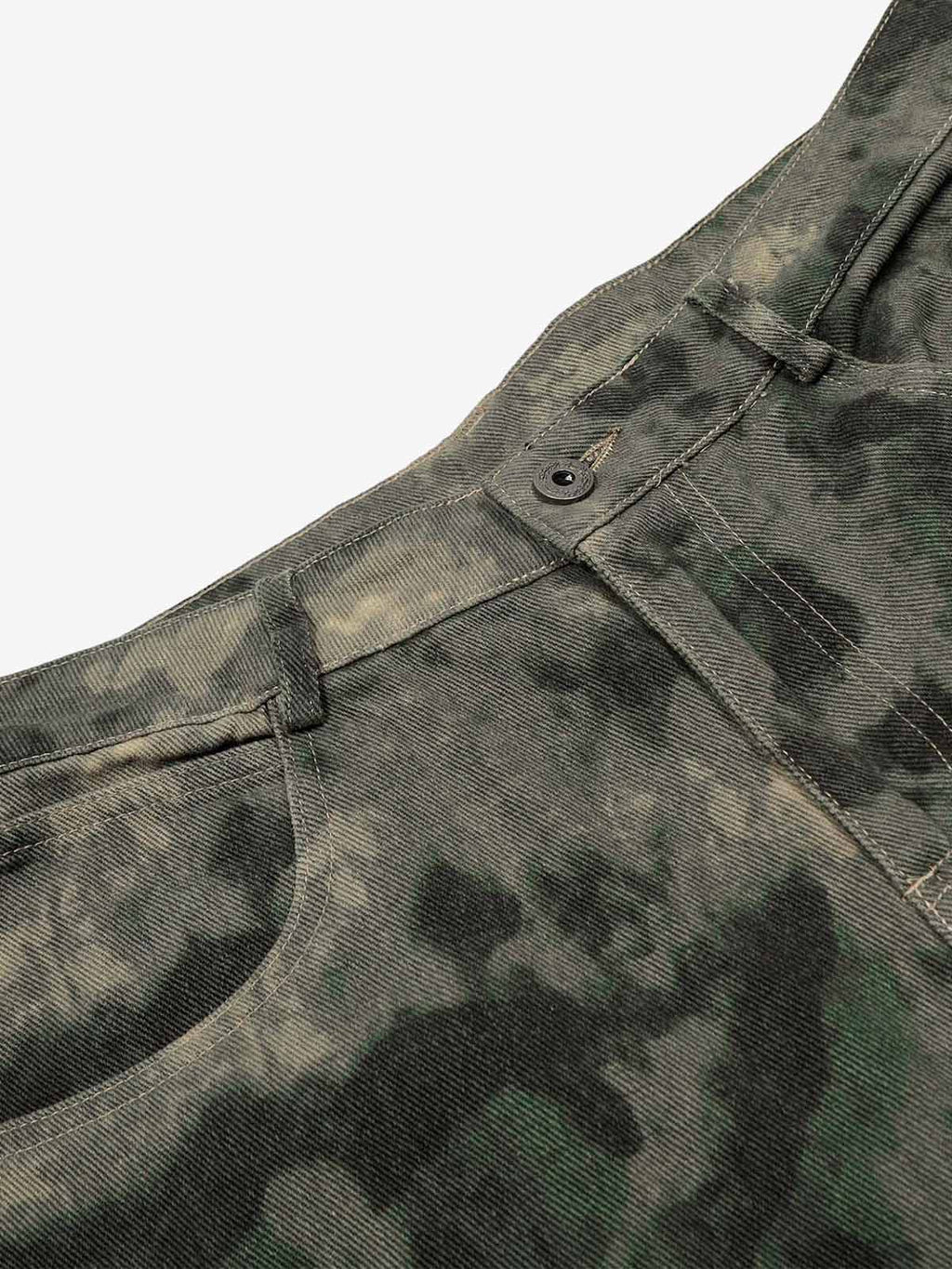 Camo-Print Baggy Cargo Jorts