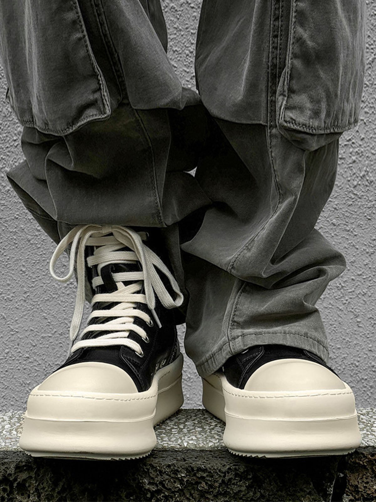 Rubber Sole High-Top Side Zipper Platform Sneakers - 2273